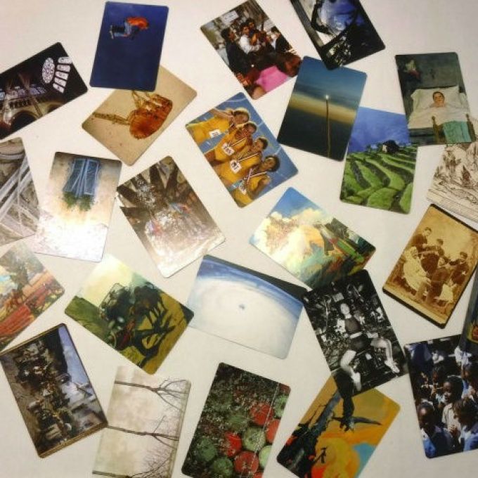 Visual Explorer Postcard Edition sample cards