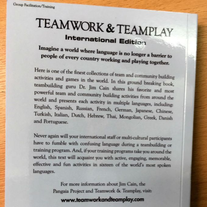 Book cover of 'Teamwork & Teamplay International Edition' with review text